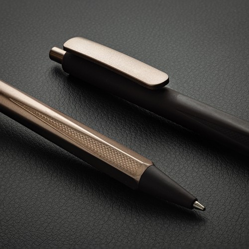 Bolígrafo de tres lados EDGE RCS exclusivo