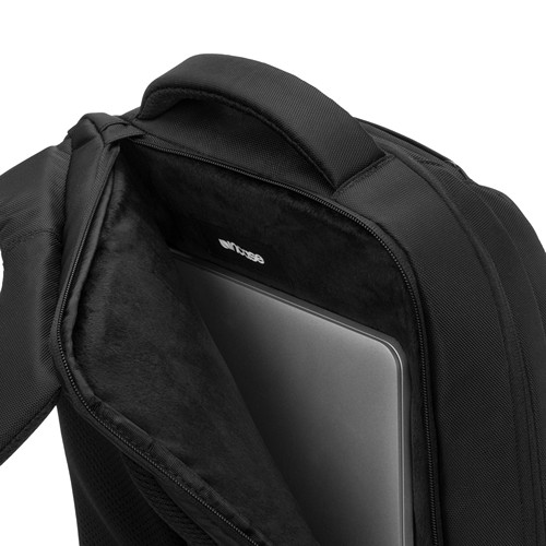 black Funda fina Incase ICON