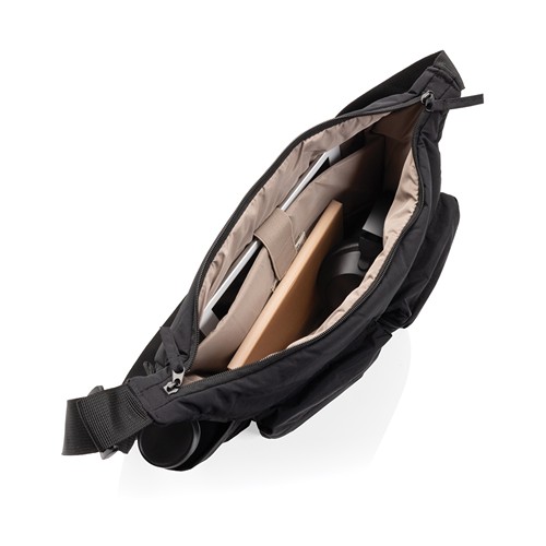 black Bolso cruzado acolchado de nailon reciclado KENTO URBAN RCS