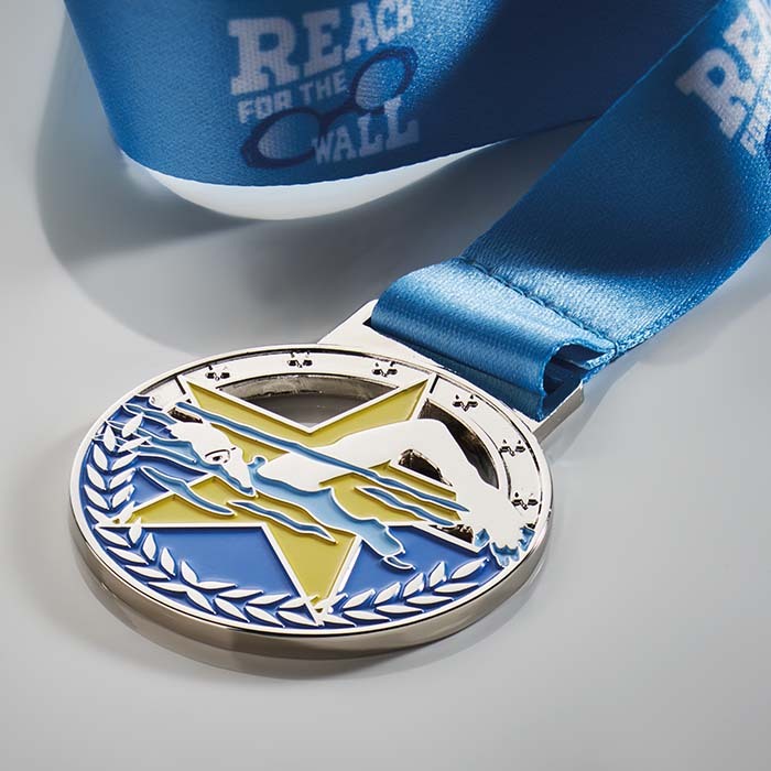 Médaille en alliage de zinc avec un émail doux et ruban en quadri cousu en V