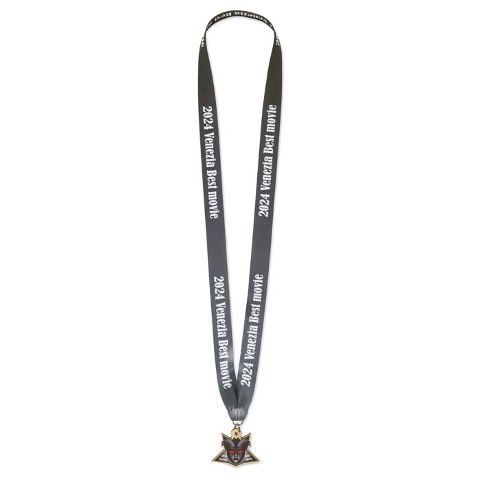 Médaille en bois de forme personnalisée et ruban en quadri cousu V