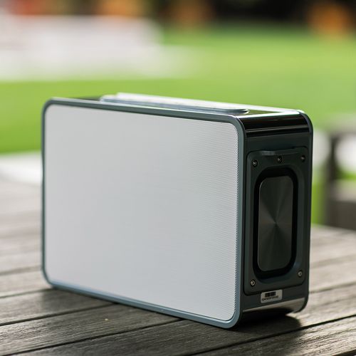 plateado Altavoz Jouncer rABS de 15600 mAh. Autonomía hasta 30 h. 80 W
