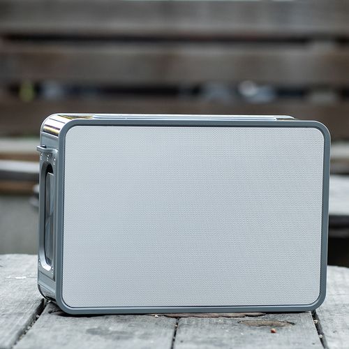 plateado Altavoz Jouncer rABS de 15.600mAh. Autonomía hasta 30 h. 80 W