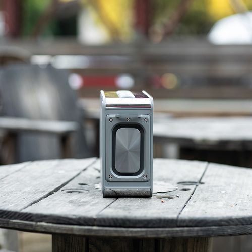 plateado Altavoz Jouncer rABS de 15.600mAh. Autonomía hasta 30 h. 80 W