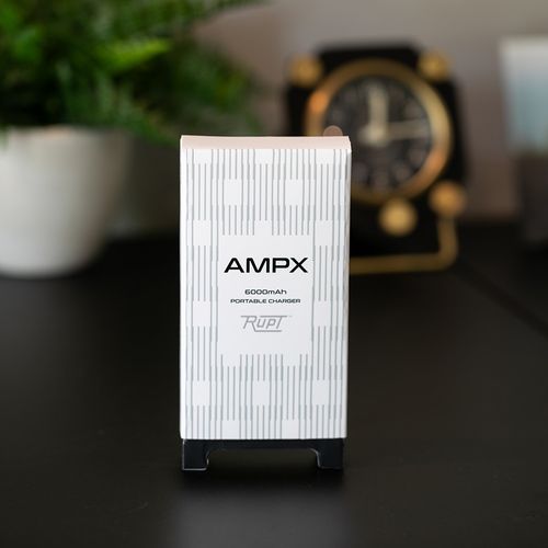 black Batería externa AmpX; rABS , 6000 mAh y 18 W. Carga PC 2/ 3 veces