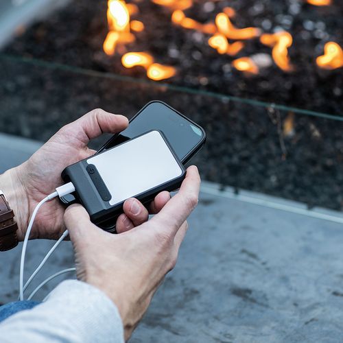 Batería externa AmpX; rABS , 6000 mAh y 18 W. Carga PC 2/ 3 veces