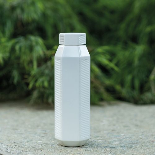 Botella Hexagul; rInox, 530 ml. Doble pared  hexagonal, hermética