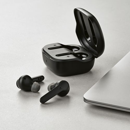 black Auriculares Chadwik; rABS, 500 mAh. Autonomía hasta 8 horas. ANC