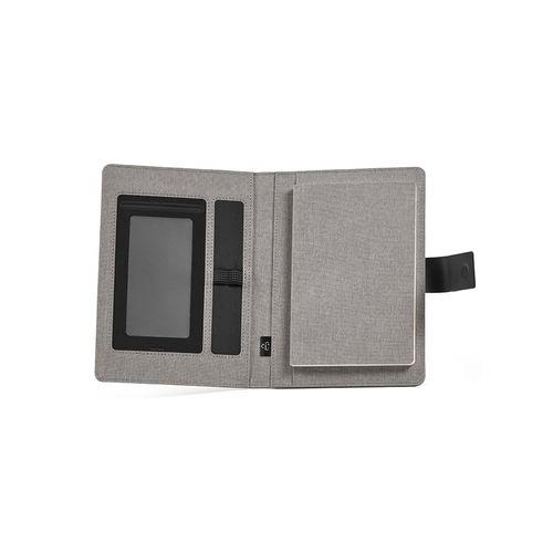 Carpeta Tolstoi A5 de rPET. Bloc con 64 hojas FSC y cierre rPU