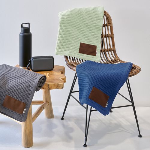 Manta Giotto; algodón reciclado de 200 gsm. Parche personalizable