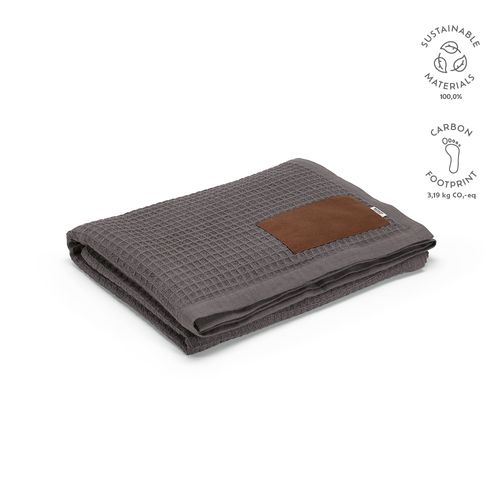 gris oscuro Manta Giotto; algodón reciclado de 200 gsm. Parche personalizable