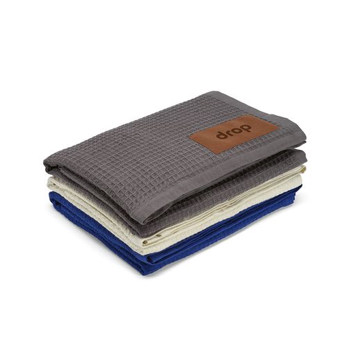 gris oscuro Manta Giotto; algodón reciclado de 200 gsm. Parche personalizable