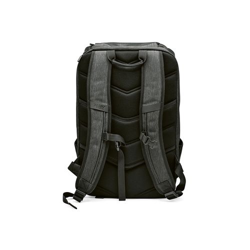 black Mochila Paso 20L de rPET. Presillas inferiores. Portátil de 17