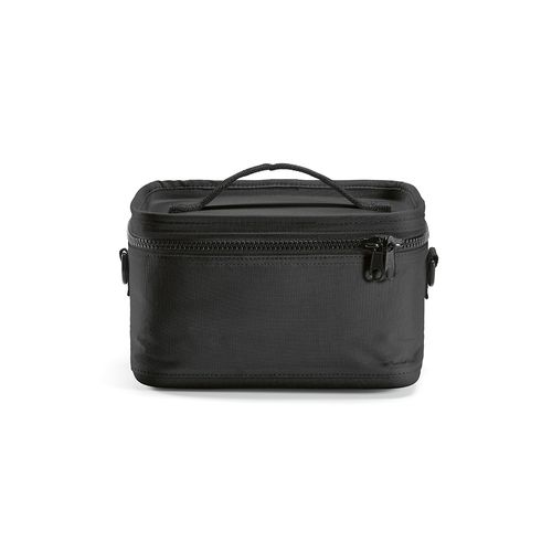 black Nevera Munich M; 7,5 l, de rPET en rABS. Cierres termoinyectados