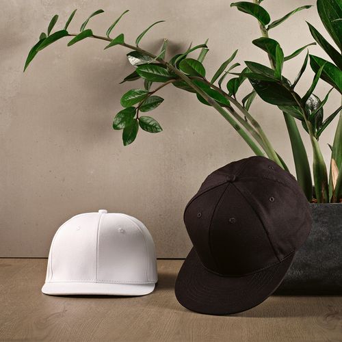 black Gorra Cornell de rCotton de 280 gsm. 5 paneles y cierre a presión