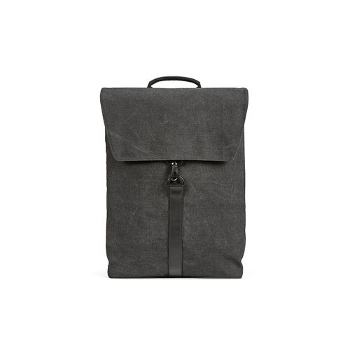 black Mochila Prague de 25 l de rCotton. Cierre de gancho. PC de 17