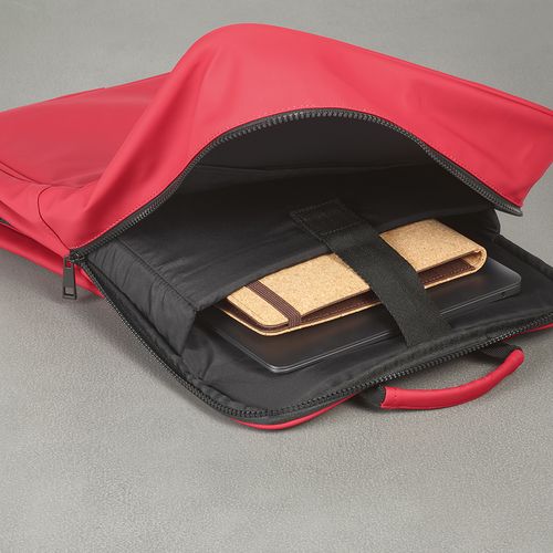 Mochila Amsterdam de 16 l fabricada en  rPU y rPET .  Para PC 17