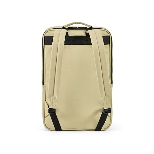 Mochila Amsterdam de 16 l fabricada en  rPU y rPET .  Para PC 17