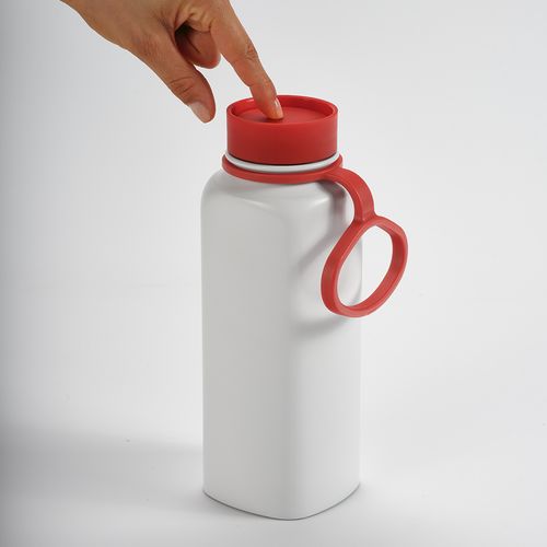 Botella Ural;rInox, 820 ml. Doble pared,hermética.Tapa  giro 360°