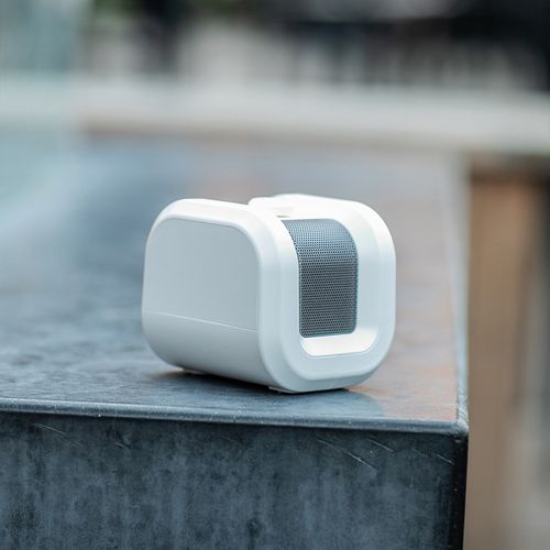 white Altavoz Boomz: rABS, 800 mAh. 5 horas playtime. 5W y sistema TWC