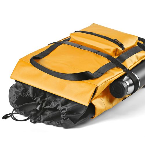 amarillo oscuro Mochila Wellington; 21 L de rPET. Cierre magnético. PC de 17