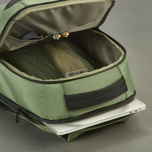 ejército verde Mochila New York de 20 l, de rNailon y rPET. Portátil de 17