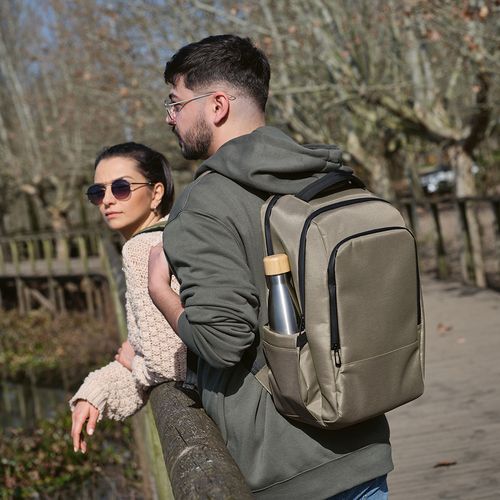 Sac à dos New York 20L rNylon et rPET. Poche ordinateur 17"