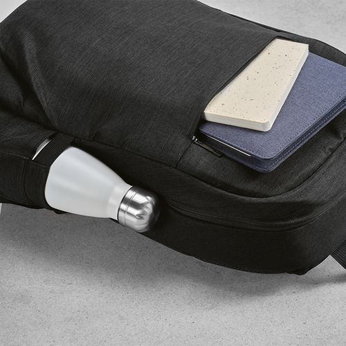 black Mochila Vilnius de 18 l de rPET. Bolsillo frontal. Para PC de 17
