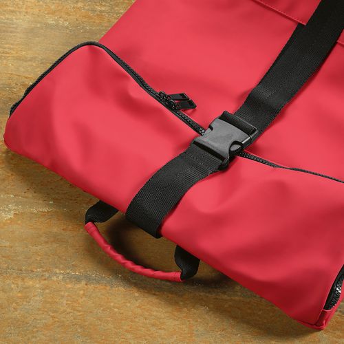 burdeos Mochila Milan; 24L fabricada en rPU y rPET. Para portátil de 17