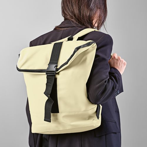 beis Mochila Milan; 24L fabricada en rPU y rPET. Para portátil de 17