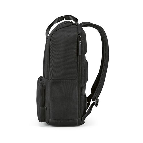 black Mochila Bucharest de 18 l de rPET. Para portátil de 15,6
