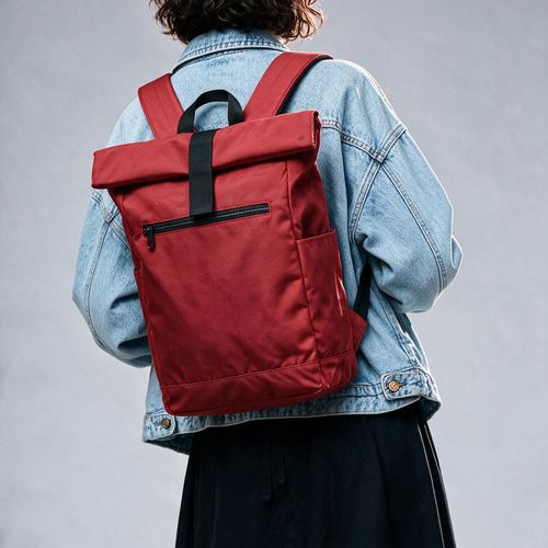 Mochila Rome de 12 litros de rPET. Cierre enrollable y de velcro