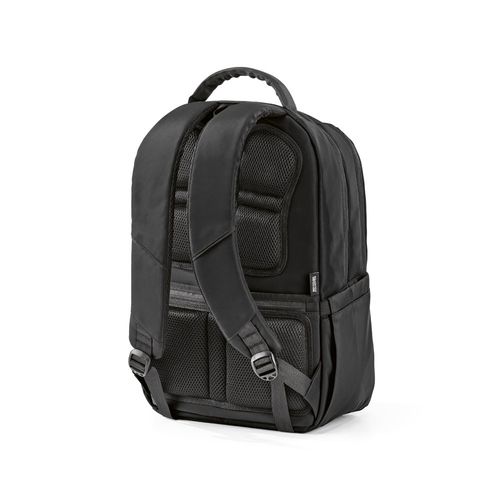 black Mochila Chicago de 20 litros de rPET. Capacidad para un portátil de 17