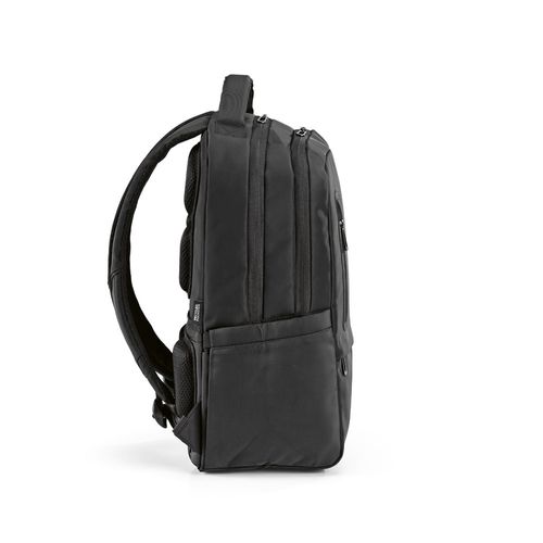 black Mochila Chicago de 20 litros de rPET. Capacidad para un portátil de 17