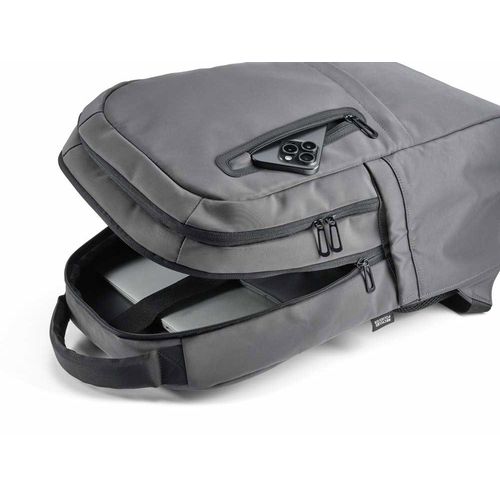 gris oscuro Mochila Chicago de 20 litros de rPET. Capacidad para un portátil de 17
