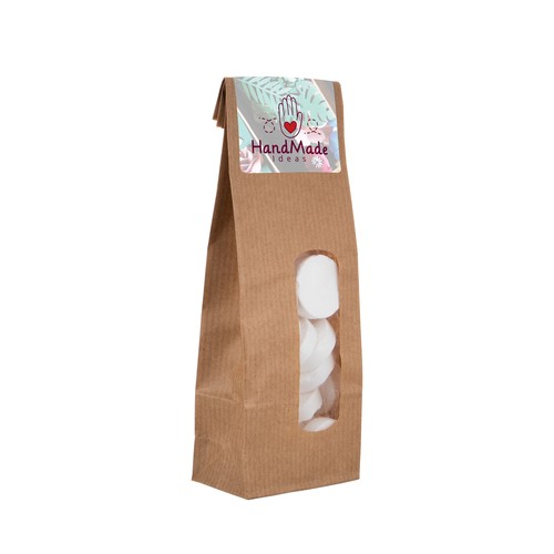 Kraft zakje met venster gevuld met snoep
