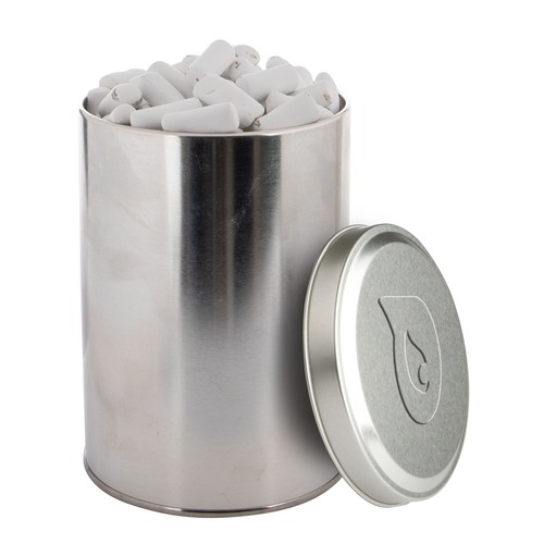 Groot blik met embossing en gevuld met snoep
