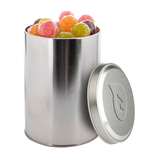 Groot blik met embossing en gevuld met snoep
