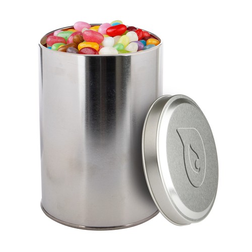 Groot blik met embossing en gevuld met snoep