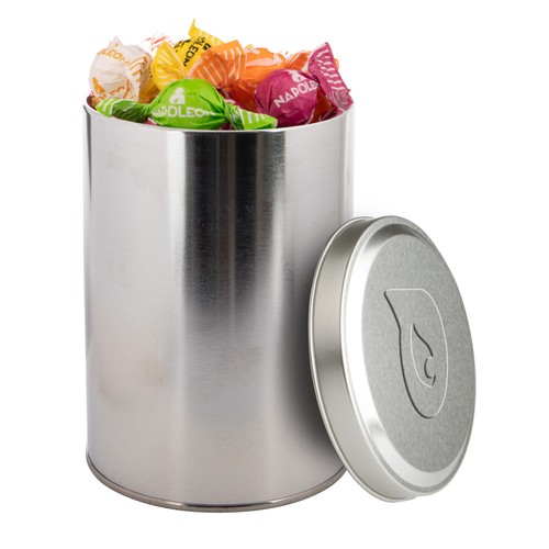 Groot blik met embossing en gevuld met snoep