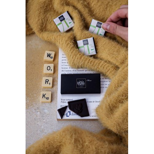 Pochette personnalisée 2 carrés de chocolat noir avec bagues personnalisées thumbnail 6