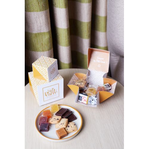 Cube personnalisé 5 carrés de chocolat avec bagues personnalisées thumbnail 9