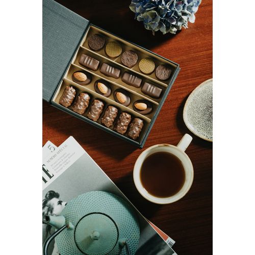 Coffret Délicieux 19 bonbons de chocolats thumbnail 6