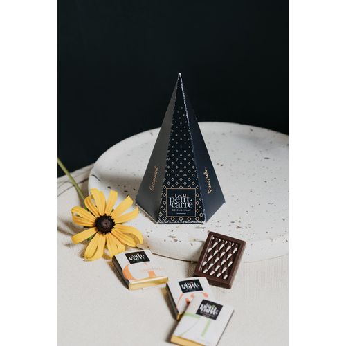 Pyramide personnalisée 5 carrés de chocolat avec bagues personnalisées thumbnail 7