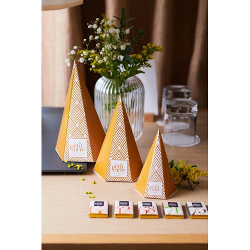 Pyramide personnalisée 10 carrés de chocolat avec bagues personnalisées thumbnail 9