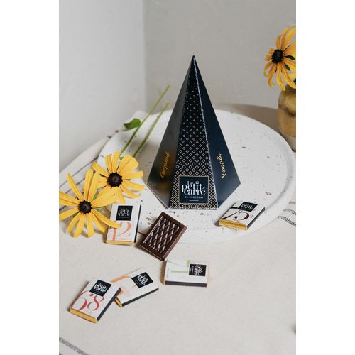 Pyramide personnalisée 10 carrés de chocolat avec bagues personnalisées thumbnail 6