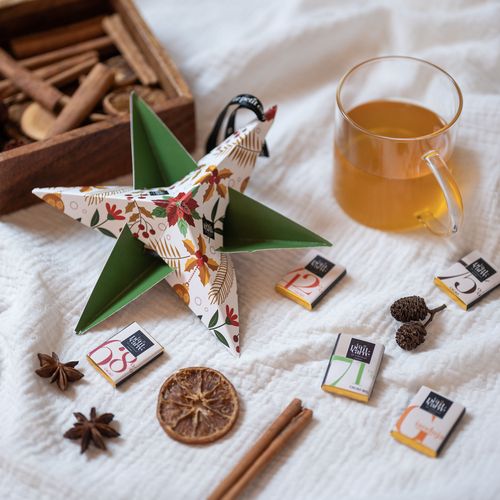 Etoile de Noël contenant 1 carré 5g de chocolat au lait 42% de cacao thumbnail 4