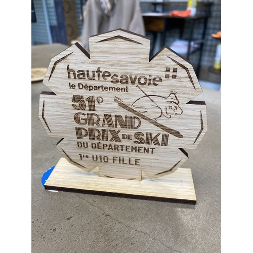 Trophée en contreplaqué de Chêne made in France 🇫🇷 - 1