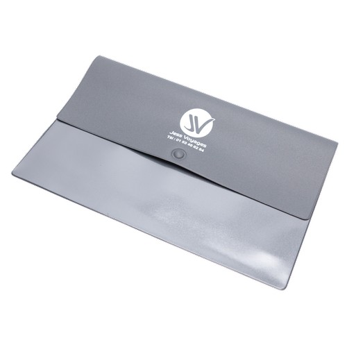 PLUS AUCUN VOYAGE
SANS CETTE POCHETTE DÉDIÉE ! - PERSONNALISATION 1 COULEUR OU QUADRI - OPTION BOUTON PRESSION - 2