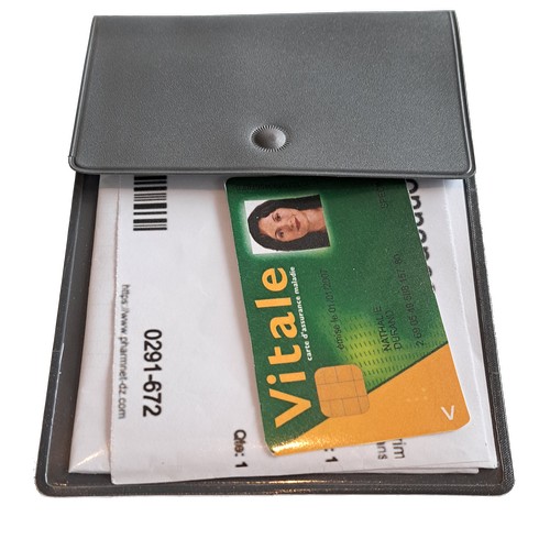 POCHETTE OFFICINALE ÉCO-CONÇUE
AVEC FERMOIR CLIPSABLE ASSORTI - 1